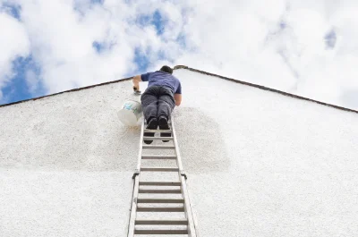 Peinture extérieure à Héninel — façades et ravalement